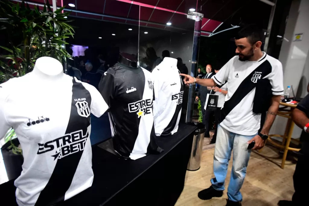 Em parceria com a Diadora, Ponte Preta lança novo uniforme