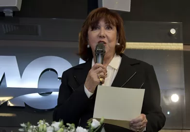 Nina Bertelli assume presidência da ACIC e mantém presença feminina no comando da entidade