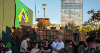 Exposicao-de-viaturas-militares-no-Galleria - Divulgação