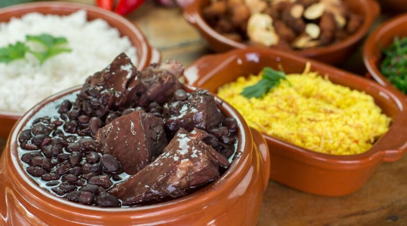 Feijoada ganha protagonismo no inverno e reforça tradição da culinária brasileira no Le Porquet, em Campinas