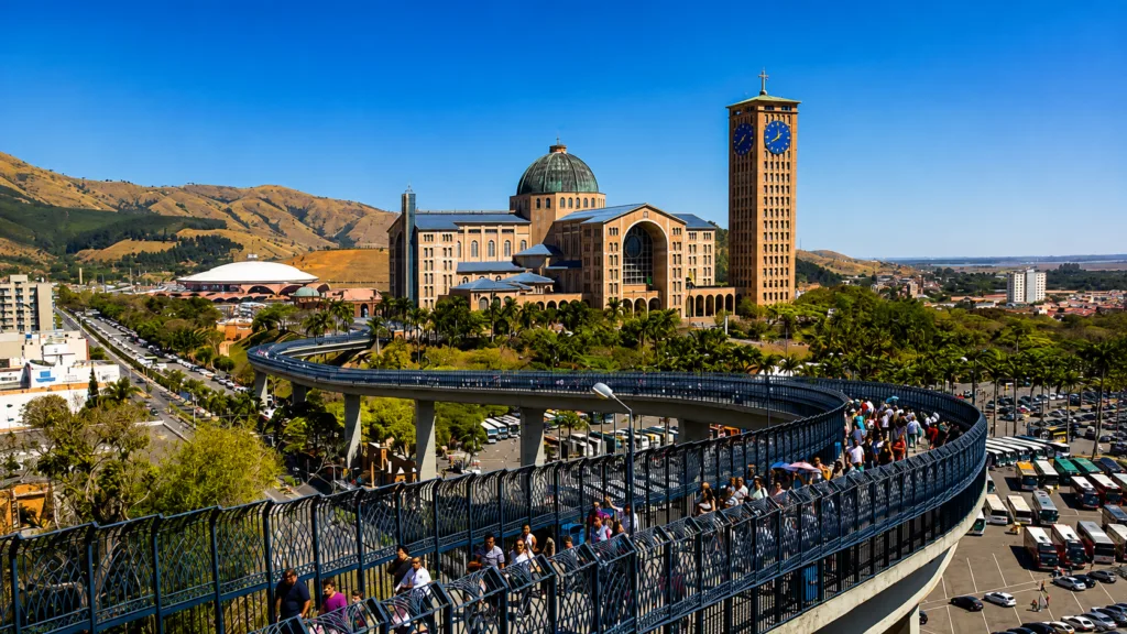 Santuário Nacional de Nossa Senhora Aparecida e Passarela da Fé