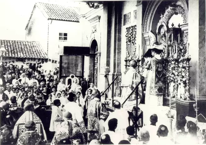 Coroação de Nossa Senhora Aparecida em 1904