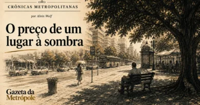 Ilustração da crônica O preço de um lugar à sombra, com rua urbana, grande árvore e área sombreada