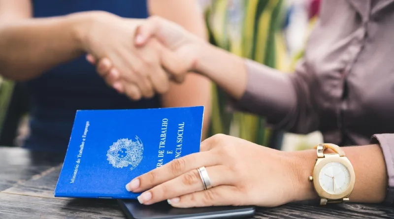 Começam as contratações para vagas de emprego temporárias de final de ano