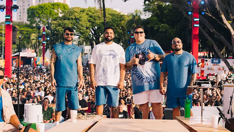 Grupo Menos é Mais durante apresentação do projeto Churrasquinho Menos é Mais