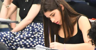 Candidata realiza prova do Vestibular Unicamp