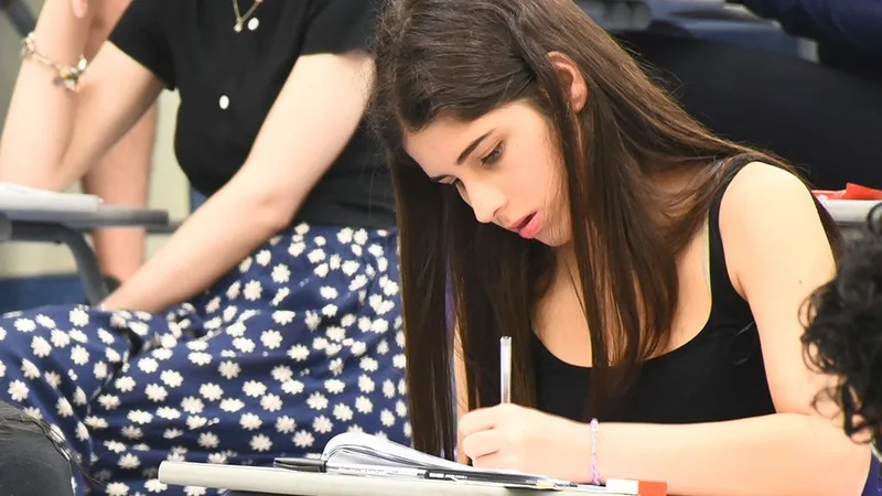 Candidata realiza prova do Vestibular Unicamp