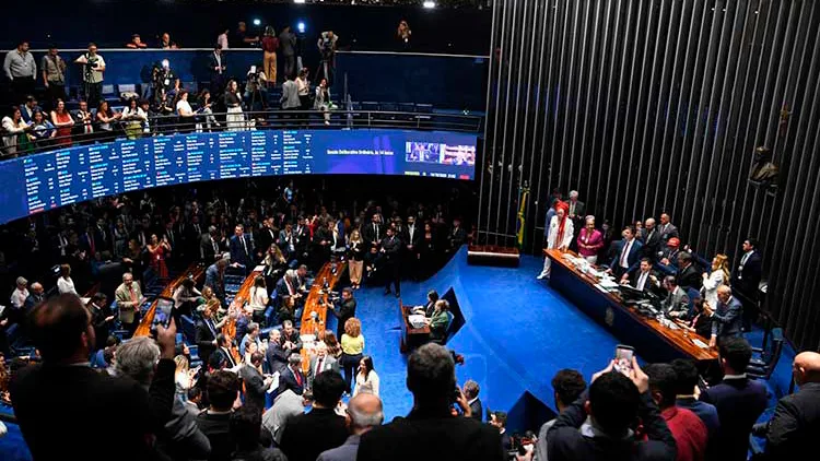 Fim da escala 6×1 deve começar em dezembro; entenda o que muda